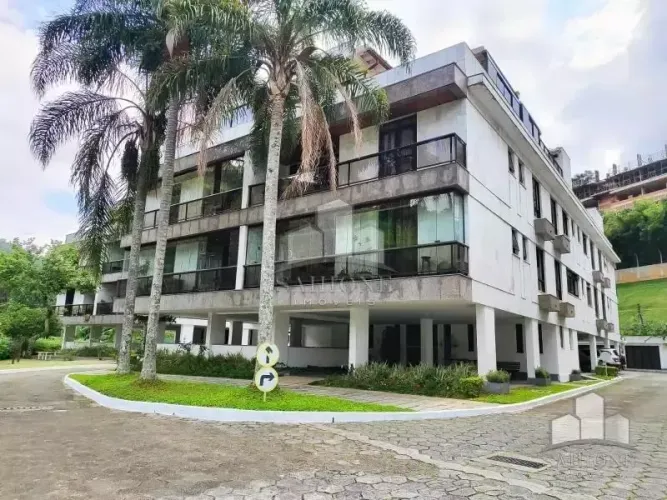 Cobertura a venda com 2 quartos no Centro
