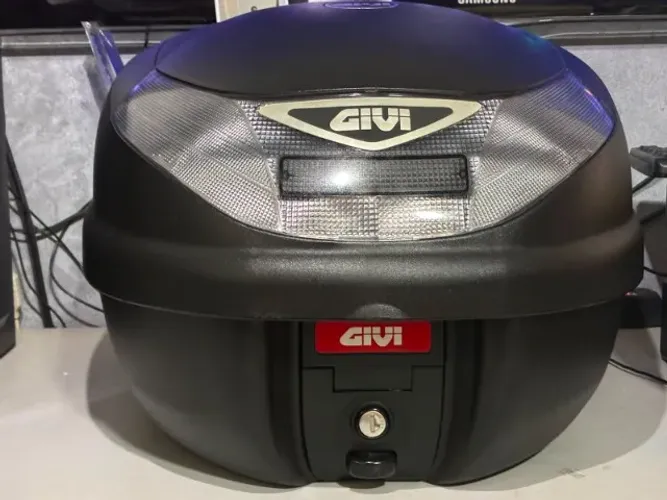 BAULETO 30L GIVI FUMÊ