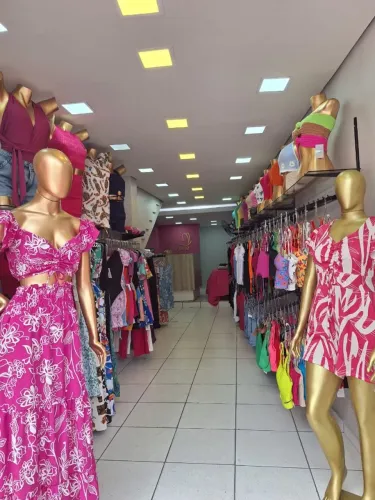 Móveis para loja de roupas