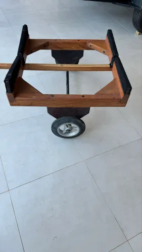 Vendo carrinho de transporte para kaiak/canoa - madeira reforçada com rodas