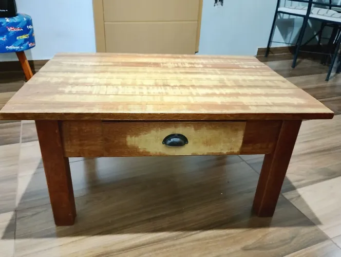 Mesa de centro de madeira