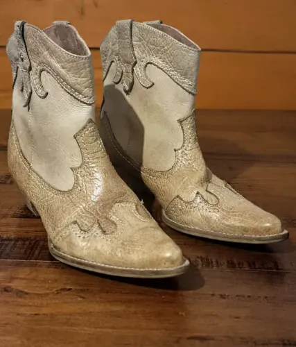 Bota Capodarte De Couro Legitimo N37