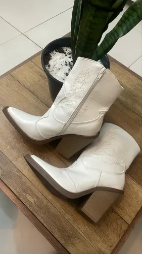 Bota Country branca
