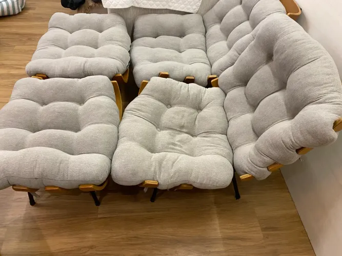 2 Poltronas Costela de madeira com puff