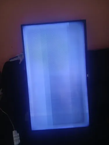Vendounma TV 43 polegadas com defeito