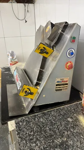 Máquina de abre pizza