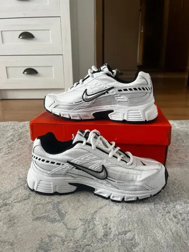 Nike Initiator