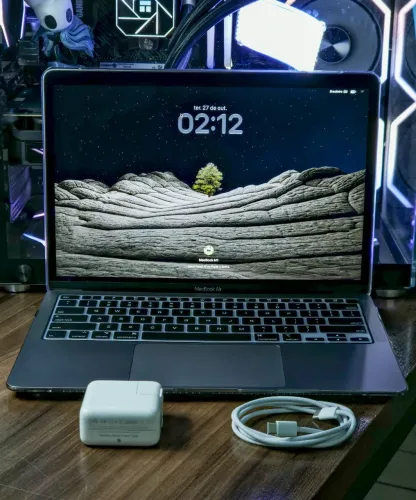 MacBook Air M1 13" 256GB SSD, 8GB RAM, SpaceGrey - Novissimo Completo