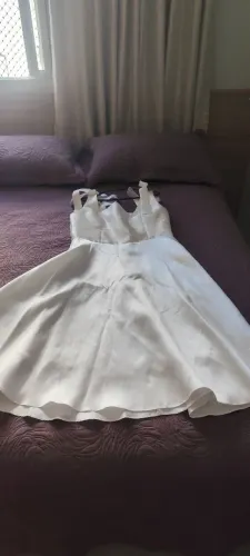 BELÍSSIMO VESTIDO DE NOIVA MODERNO