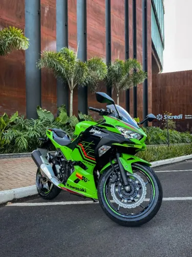 Kawasaki Ninja 400 KRT Edition
