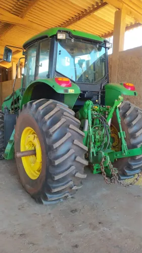 Trator John Deere 6180J - Ano 2015 | Com Pá Carregadeira