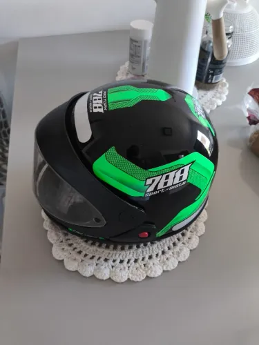 capacete bom estado tamanho 58