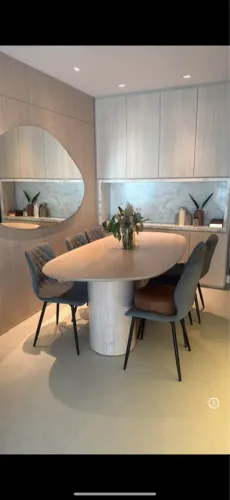 Conjunto de mesa orgânica e 6 cadeiras