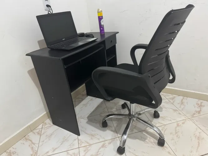 Mesa e cadeira para computador/notebook 