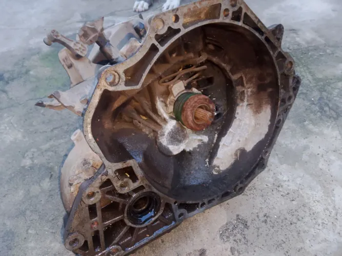 Caixa de marcha vectra manual, vendo ou troco por algo do agrado 