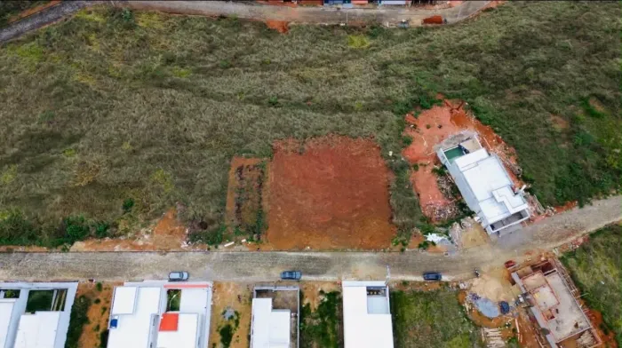 Lote no bairro Cedro do Líbano em Divinésia MG