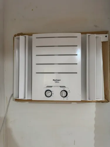 Ar Condicionado Janela 7500 BTUS 127V Midea - 6 meses de uso