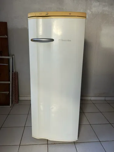 GELADEIRA ELETROLUX