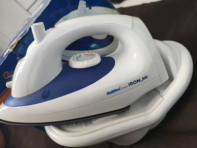 Vendo ferro de passar a vapor