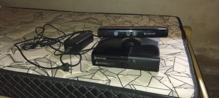 Xbox 360 Super Slim-Usado