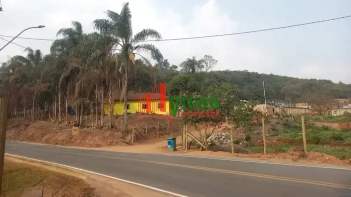 Fazenda Casa em Moeda - MG Bairro: Centro