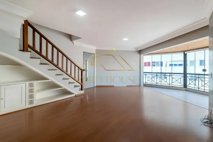 Cobertura para locação com 240m², Itaim Bibi - SP