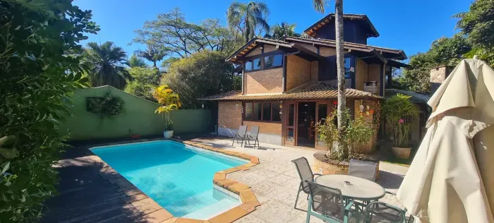 Magnifica residência no coração da Cantareira - Mairiporã - SP