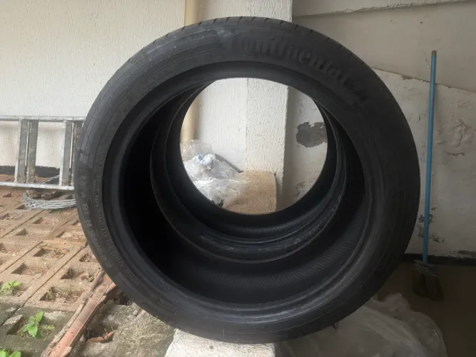 Par de Pneus RunFlat 225/45 R18