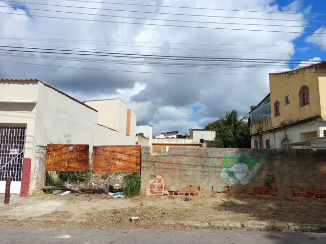 Terreno com ótima localização 462 metros quadrados no Parque Turf Club - Campos dos Goytac