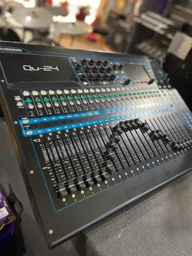 Mesa Digital Allen e Heath QU-24