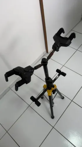 suporte duplo para guitarra Hércules
