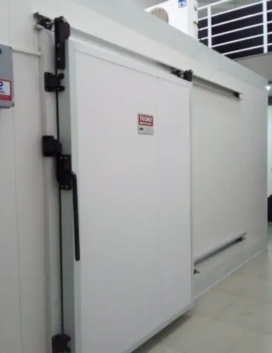 CAMARA FRIA C/ PORTA DE CORRER - PROJETO SOB MEDIDA