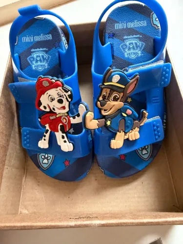 Mini Melissa Patrulha Canina tamanho 28