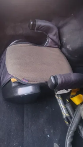 Cadeirinha para criança.