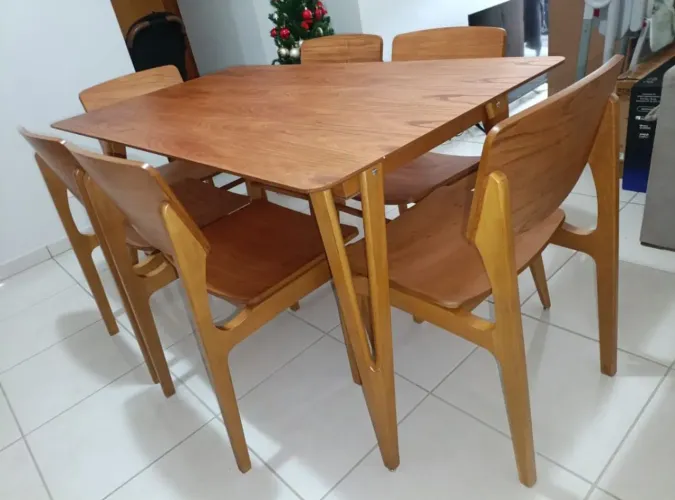Mesa de jantar em madeira laminada 1,80x90