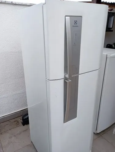 Geladeira Frost Free 380 litros Electrolux 