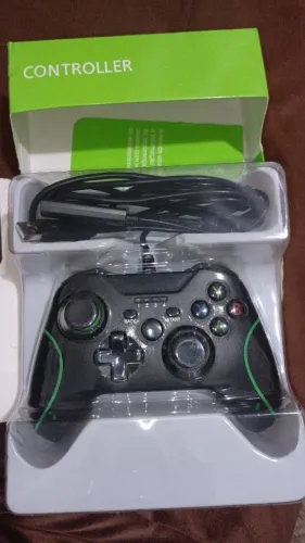 Vende-se controle de vídeo game
