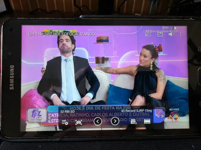 Tablet Samsung com TV digital integrada