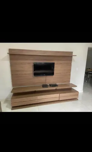 Painel tv suspenso rack