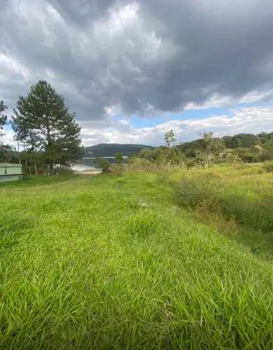 Terreno em frente Lagoa Várzea das Flores