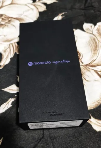 Smartphone Motorola Signature 5G - 512GB 12GB Cor Verde Oliva - NOVO lacrado