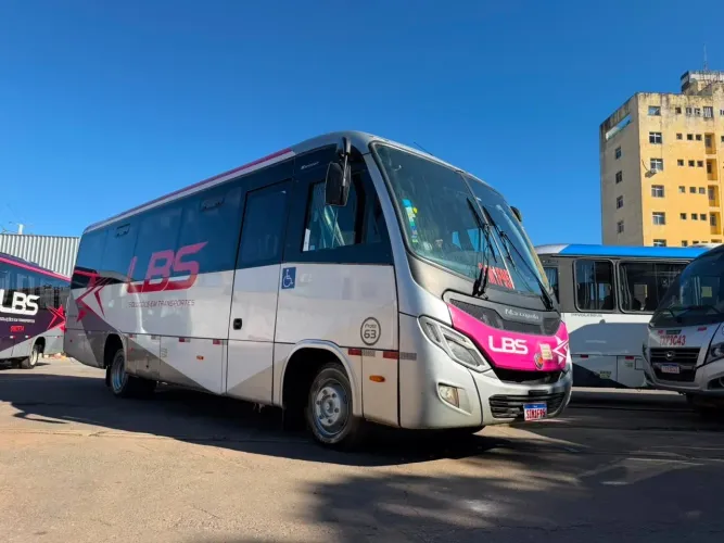 Micro ônibus Senior G7