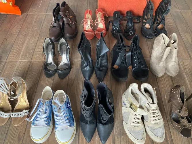 Lote botas e sapatos femininos 
