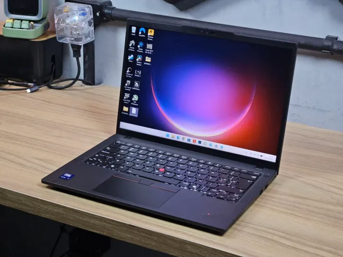 ThinkPad T14 G6 com Ultra 7-268V, 32GB, 1TB SSD, 14" FHD+ IPS, Arc 140V, W11 Pro