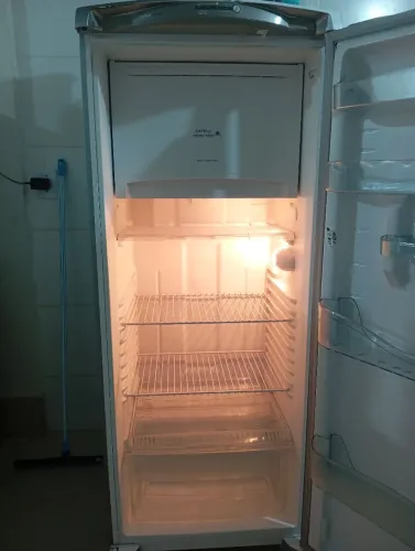 Geladeira Consul facilite Frost free 