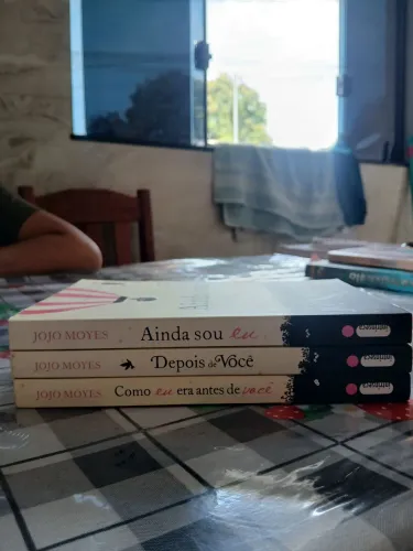 COMO EU ERA ANTES DE VOCÊ, os 3 livros.