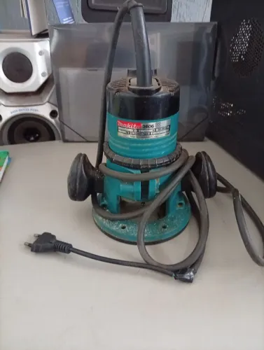 Makita 3606 220w