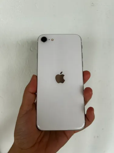 iPhone SE branco 128GB