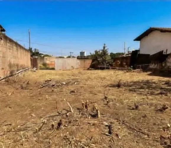TERRENO À VENDA | SANTA MÔNICA