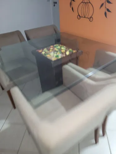  04 Poltronas  bege, podendo usar na mesa, sala ou escritório 